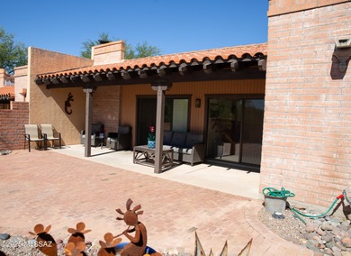 Fairfield townhome in a great Foothills location near dining