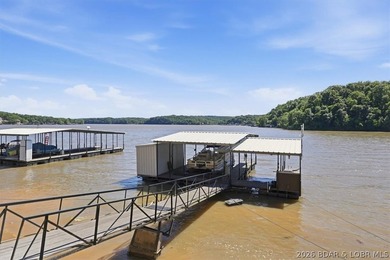 Discover a revitalized lakefront getaway situated at the 61.5 - photo 38