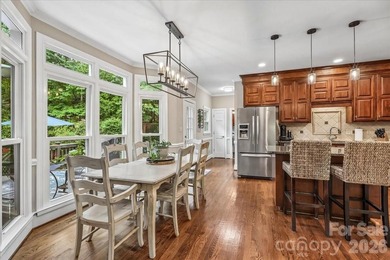 Beautiful full brick home in the desirable Berkeley community - photo 14