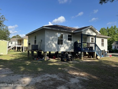 Cozy 3-bedroom, 2-bath home built in 2009 with approx. 1,200 sq - photo 14