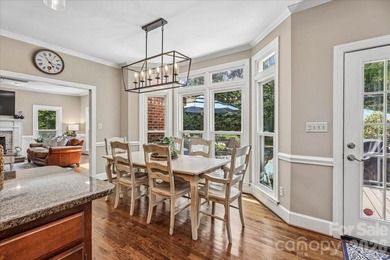 Beautiful full brick home in the desirable Berkeley community - photo 15