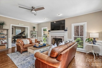 Beautiful full brick home in the desirable Berkeley community - photo 17