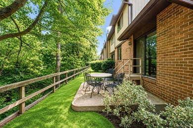 Welcome to 6 Wimbledon Drive, a bright and spacious corner - photo 19