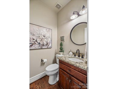 Beautiful full brick home in the desirable Berkeley community - photo 20