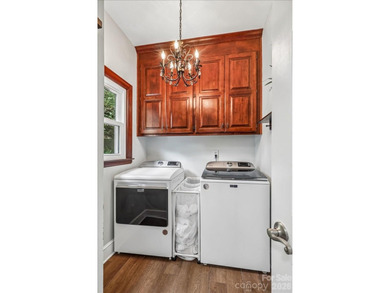 Beautiful full brick home in the desirable Berkeley community - photo 21