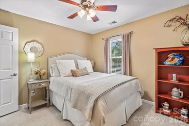 Beautiful full brick home in the desirable Berkeley community - photo 25