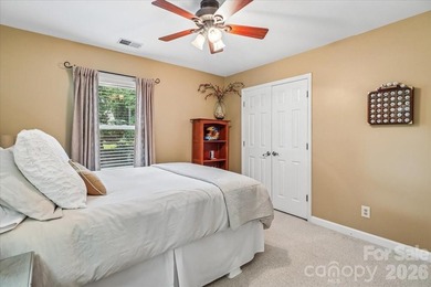Beautiful full brick home in the desirable Berkeley community - photo 26
