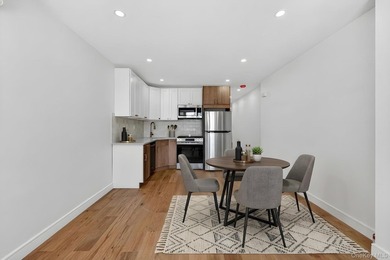 Space, style & modern luxury come together at 52 28th Avenue. A - photo 2