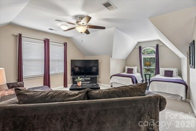 Beautiful full brick home in the desirable Berkeley community - photo 34