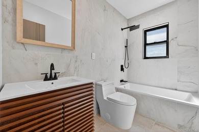 Space, style & modern luxury come together at 52 28th Avenue. A - photo 4