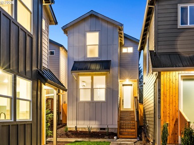 (private lake, pond, coastal) Condo For Sale in Portland Oregon