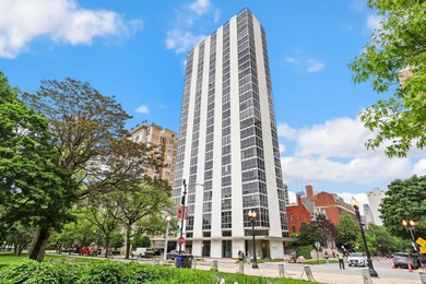 Lake Michigan - Cook County Condo For Sale in Chicago Illinois