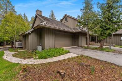 Beyond a private gated entrance lies an extraordinary waterfront - photo 11