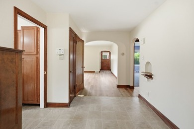 3-bedroom, 1.5-bath home offering 1,476 sq ft of living space - photo 4