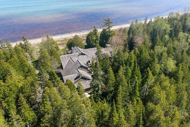 Beyond a private gated entrance lies an extraordinary waterfront - photo 18