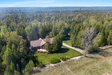 Beyond a private gated entrance lies an extraordinary waterfront - photo 21