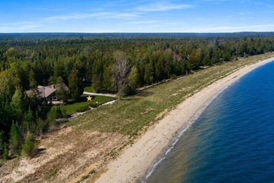 Beyond a private gated entrance lies an extraordinary waterfront - photo 22