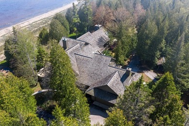 Beyond a private gated entrance lies an extraordinary waterfront - photo 25