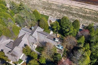 Beyond a private gated entrance lies an extraordinary waterfront - photo 26