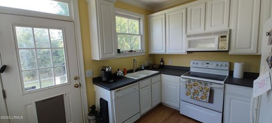 Available 1 August 2026. Welcome to this stunning 3-bedroom - photo 27