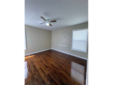 Darling home with stunning hardwood floors, great size rooms - photo 8
