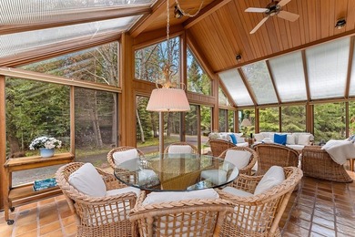 Beyond a private gated entrance lies an extraordinary waterfront - photo 30