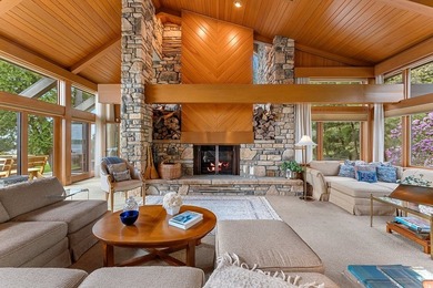 Beyond a private gated entrance lies an extraordinary waterfront - photo 33