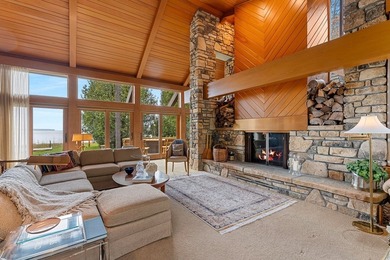 Beyond a private gated entrance lies an extraordinary waterfront - photo 34