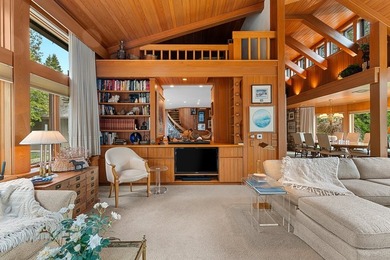 Beyond a private gated entrance lies an extraordinary waterfront - photo 35