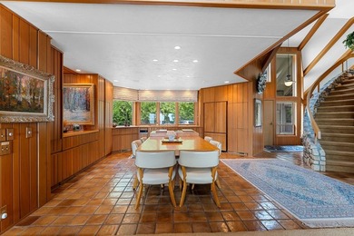 Beyond a private gated entrance lies an extraordinary waterfront - photo 40