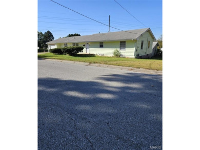 Are you needing a spacious handicap accessible one-level home?