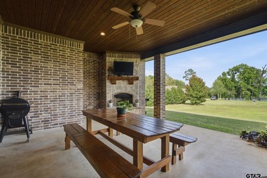 Luxury, space, and craftsmanship come together in this - photo 29