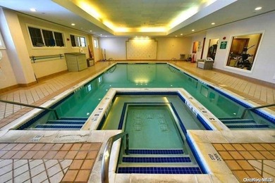 Stunning Valencia Ranch Villa located in The Greens at Half - photo 32