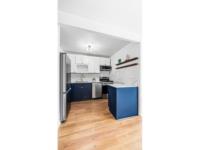 Enjoy Gold Coast living in this 3-bedroom, 2-bathroom residence - photo 8