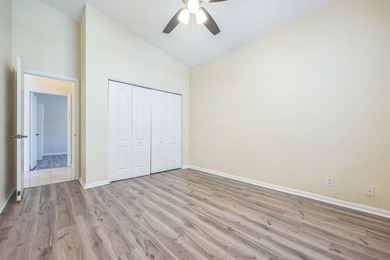 Welcome to this well-proportioned single-family residence - photo 13