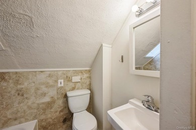 Welcome to your own private treetop retreat in the heart of - photo 15
