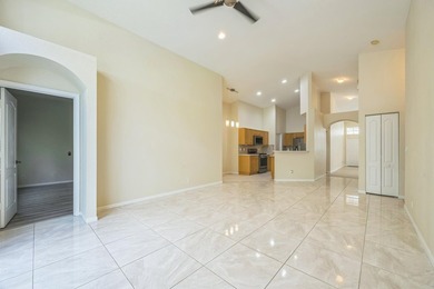 Welcome to this well-proportioned single-family residence - photo 16