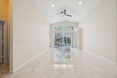 Welcome to this well-proportioned single-family residence - photo 18