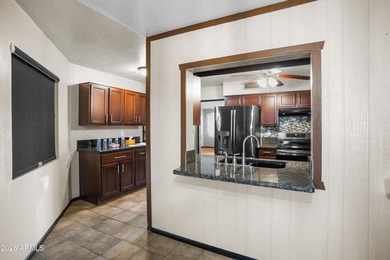 SHORT SALE. Spacious and hard to find 3-bedroom townhome end - photo 21