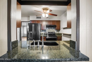 SHORT SALE. Spacious and hard to find 3-bedroom townhome end - photo 22