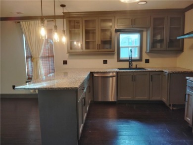 Darling Cottage across from the Lake! - photo 4