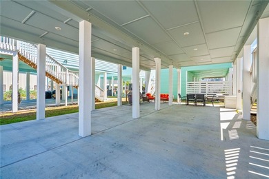 Versatile Coastal Living & Income Opportunity in Rockport - photo 3