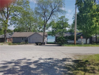 Darling Cottage across from the Lake! - photo 22