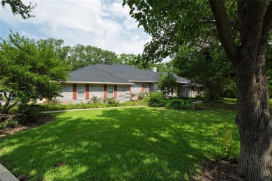 (private lake, pond, creek) Home For Sale in Bridgeport Texas