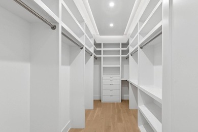 Ready for immediate occupancy and fully furnished. Stunning new - photo 17