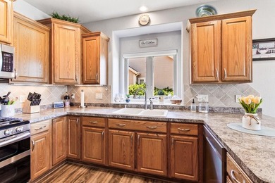 Excited to present this meticulously maintained 5 bedroom, 3.5 - photo 21