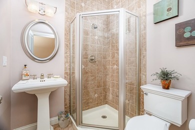 This 5 bed/4 bath, 5000+ sq ft residence offers the perfect - photo 22