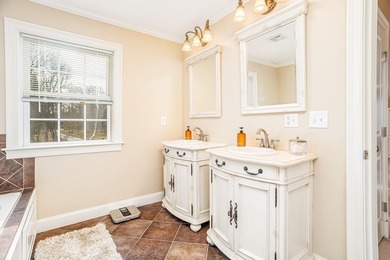 This 5 bed/4 bath, 5000+ sq ft residence offers the perfect - photo 27