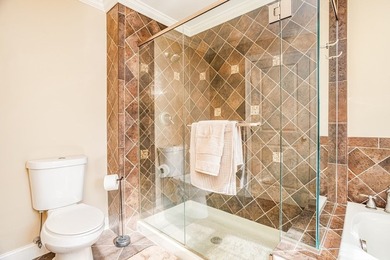 This 5 bed/4 bath, 5000+ sq ft residence offers the perfect - photo 28