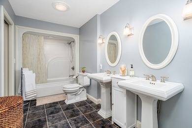 This 5 bed/4 bath, 5000+ sq ft residence offers the perfect - photo 37